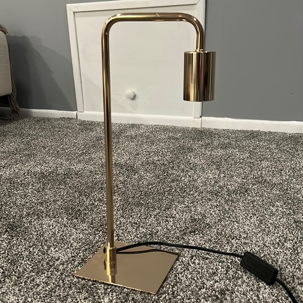 Desk lamp